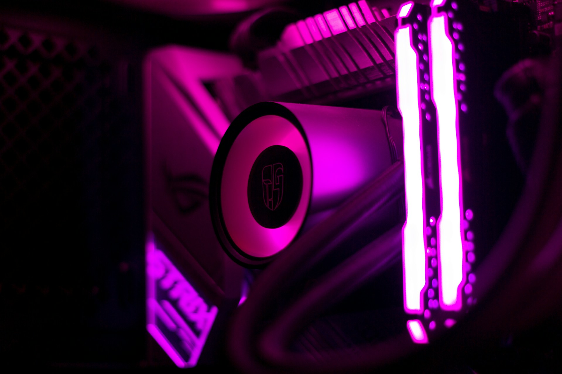 GeForce RTX 5090 vs GeForce RTX 4090 for Local LLMs: When Paying $800 More Is Justified